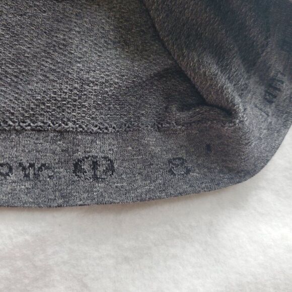Lululemon Heathered Black Run: Swiftly Tech Top Size 8 - Picture 7 of 8